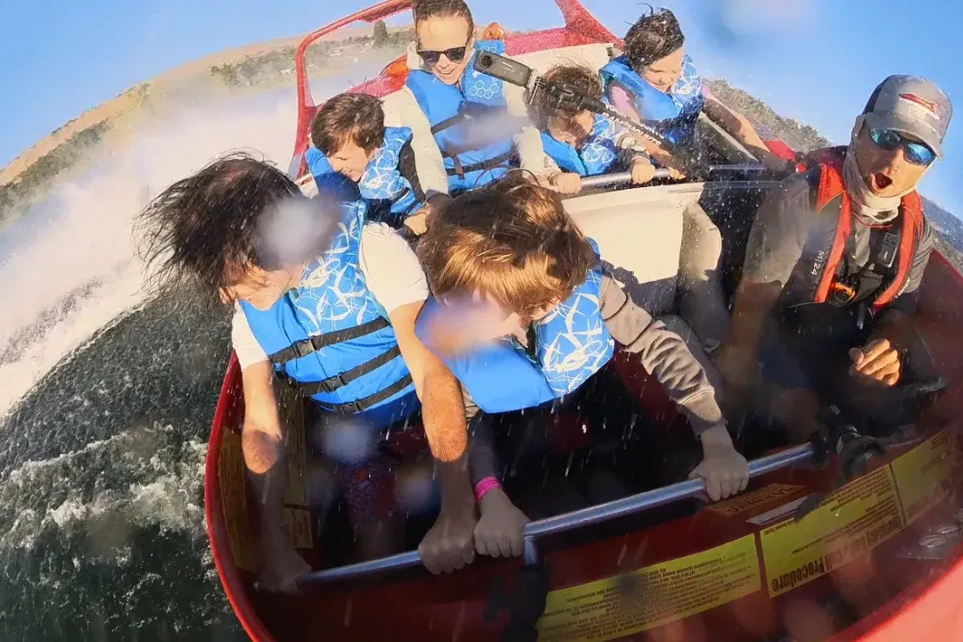 Adventure to the Water with Columbia River Scenic Boat Ride