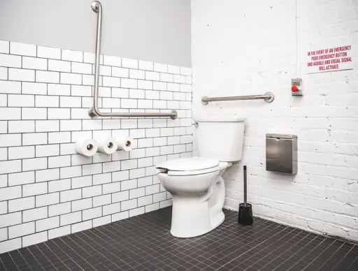 Easy Access & Amenities