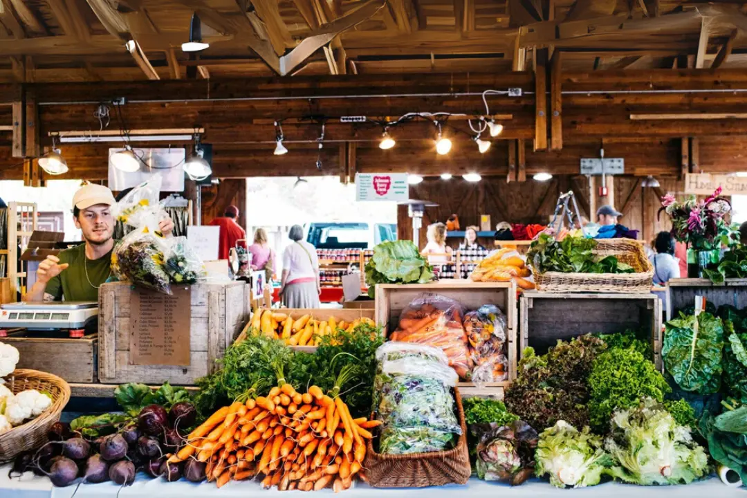 Farm-to-River Picnic Supplies at Wenatchee Farmers Market