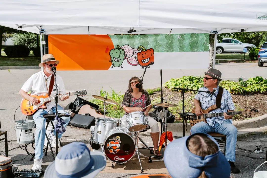 Live Music & Community Energy at Wenatchee Farmers Market