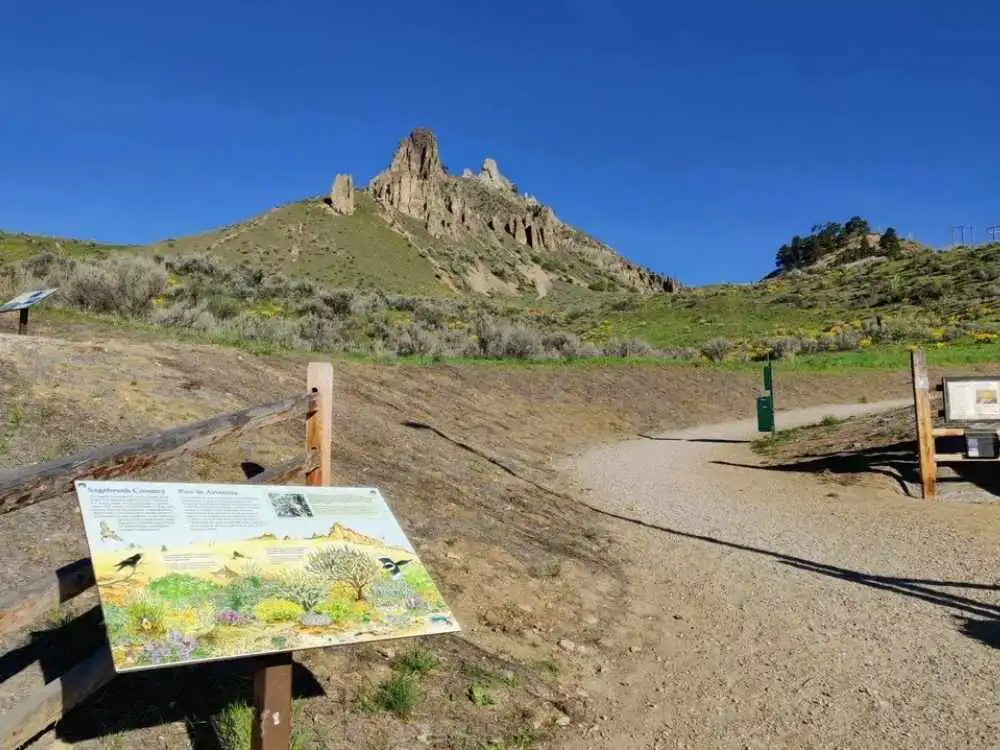 Saddle Rock above Wenatchee with rocky hills and surrounding valley views